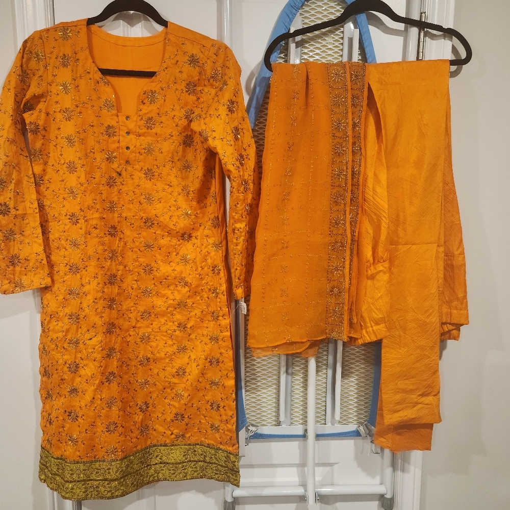 Indian mehndi outfit